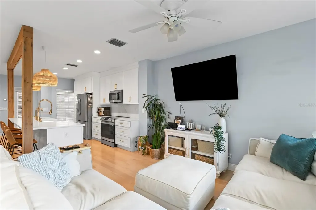 1114 Shipwatch Circle Tampa FL 33602
