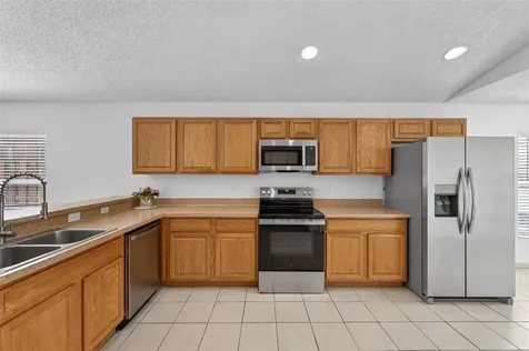 2041 Newtown Road Groveland FL 34736
