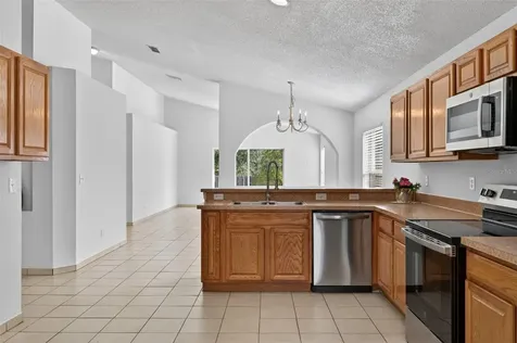 2041 Newtown Road Groveland FL 34736