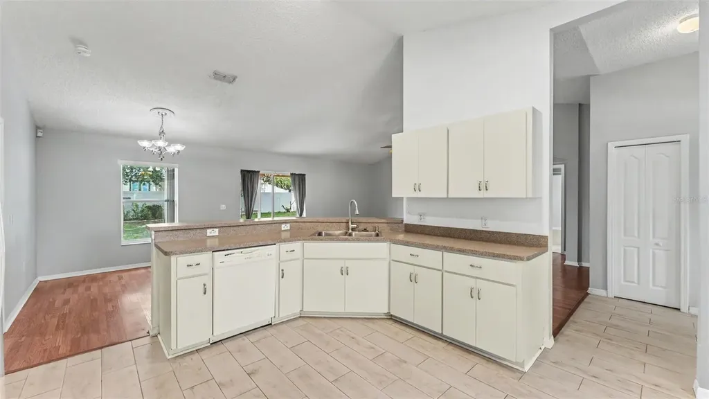 8202 Westmont Terrace Drive Lakeland FL 33810