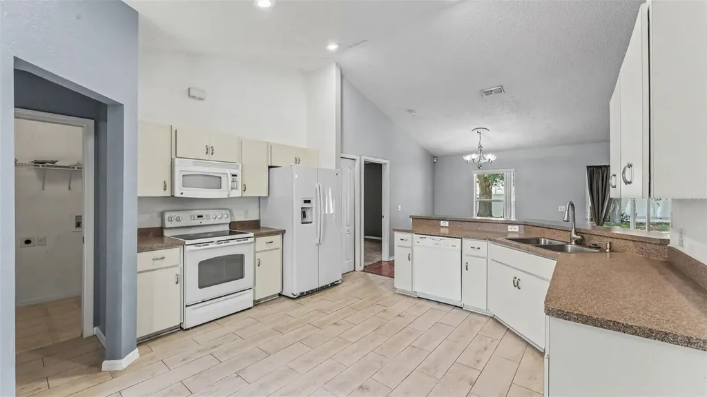 8202 Westmont Terrace Drive Lakeland FL 33810