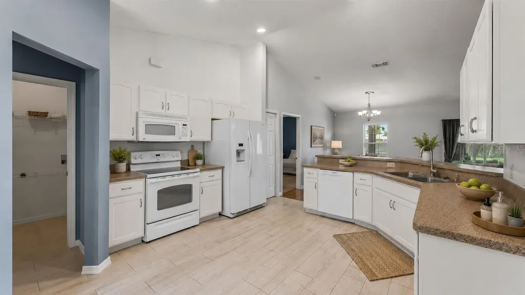 8202 Westmont Terrace Drive Lakeland FL 33810
