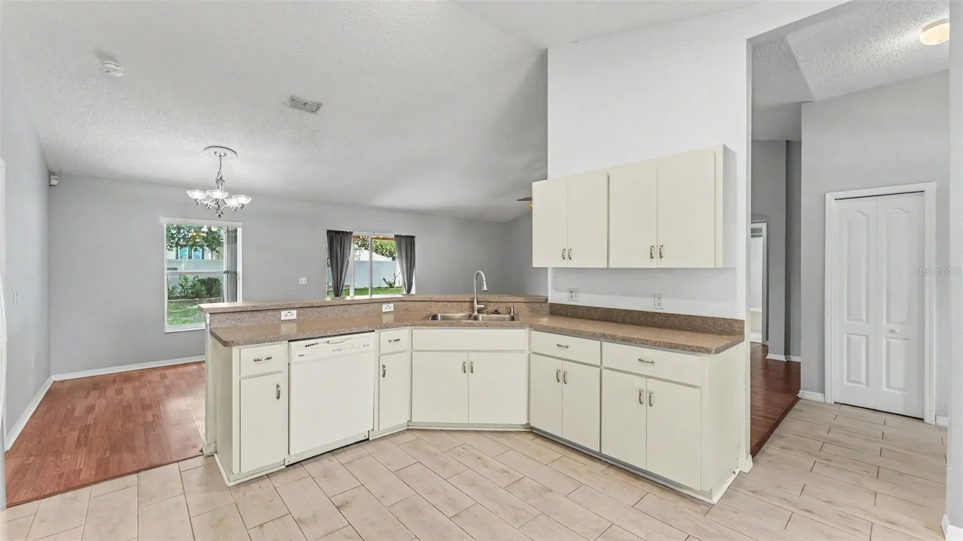 8202 Westmont Terrace Drive Lakeland FL 33810