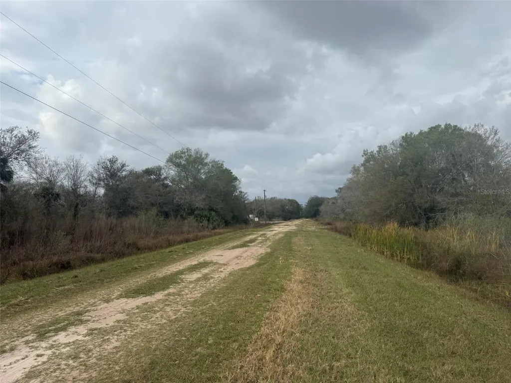 17667 NW 254th Street Okeechobee FL 34972