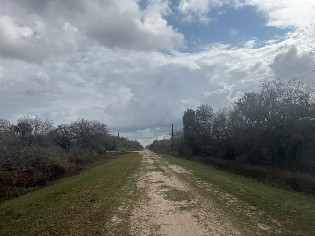 17667 NW 254th Street Okeechobee FL 34972
