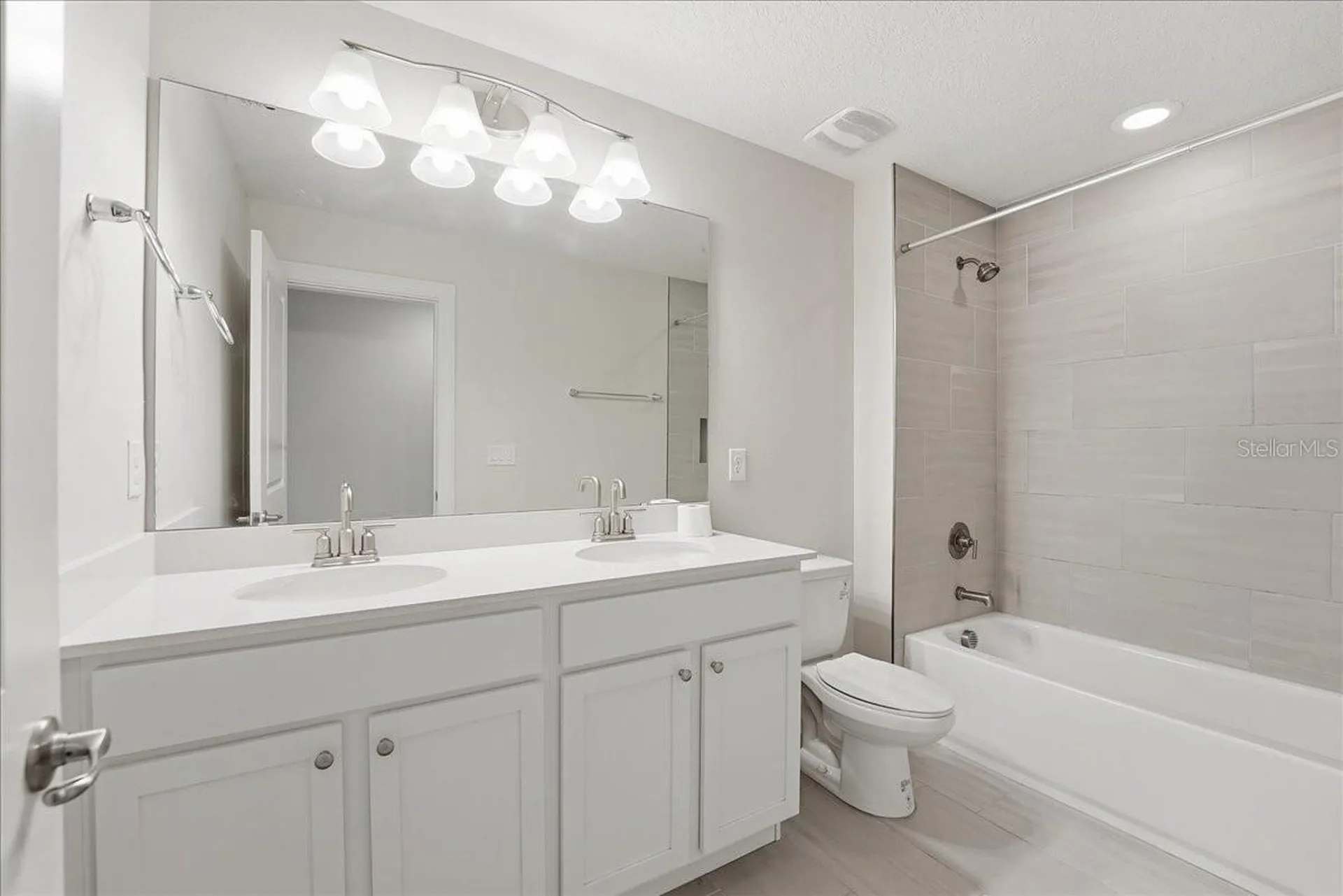 819 Lowood Court Orlando FL 32825
