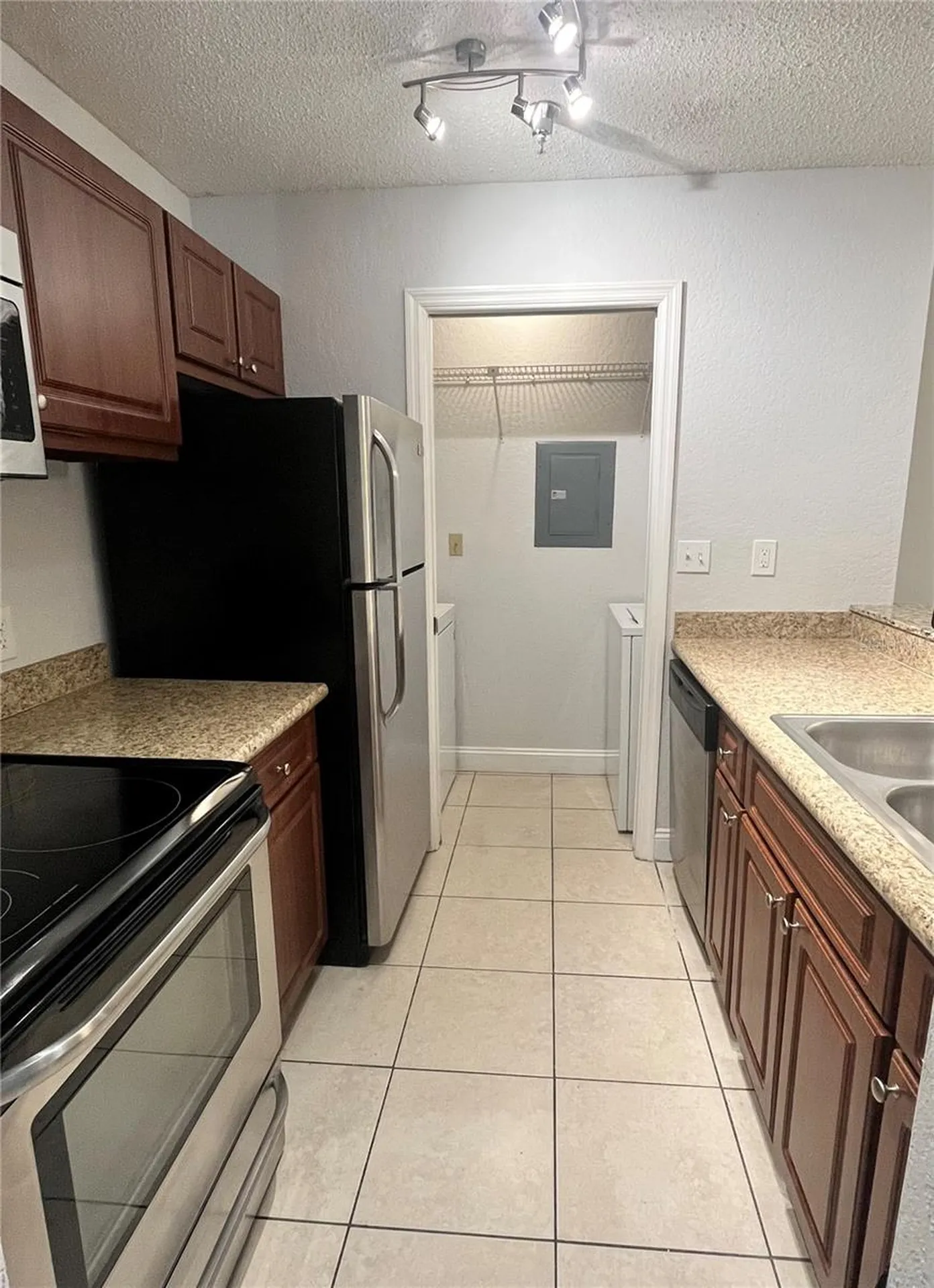 10263 Gandy Boulevard N St Petersburg FL 33702