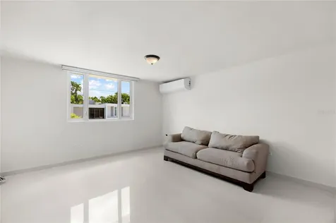 6 Prado Alto Guaynabo PR 00966