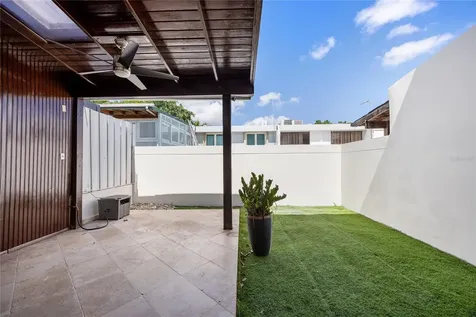 6 Prado Alto Guaynabo PR 00966