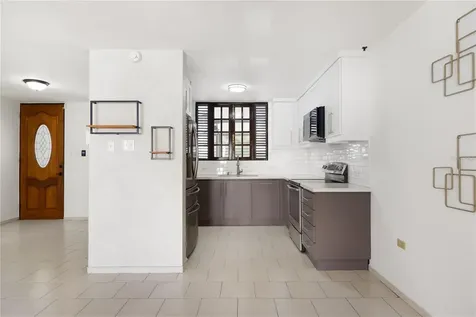 6 Prado Alto Guaynabo PR 00966