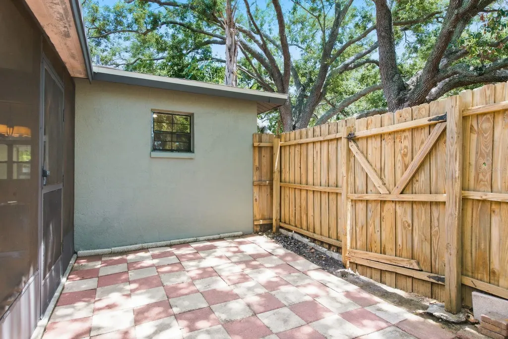 442 Evergreen Drive Oldsmar FL 34677