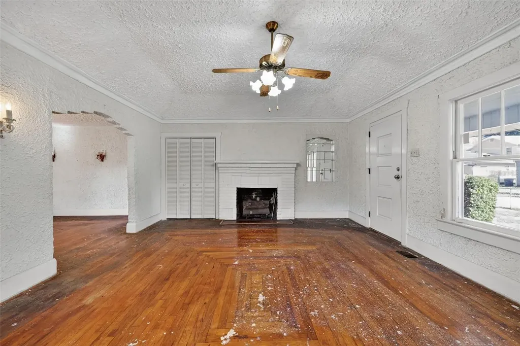 5806 N Cherokee Avenue Tampa FL 33604