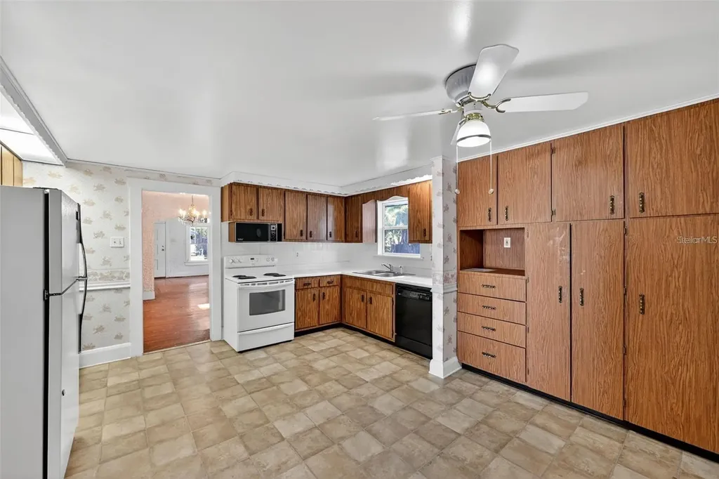 5806 N Cherokee Avenue Tampa FL 33604