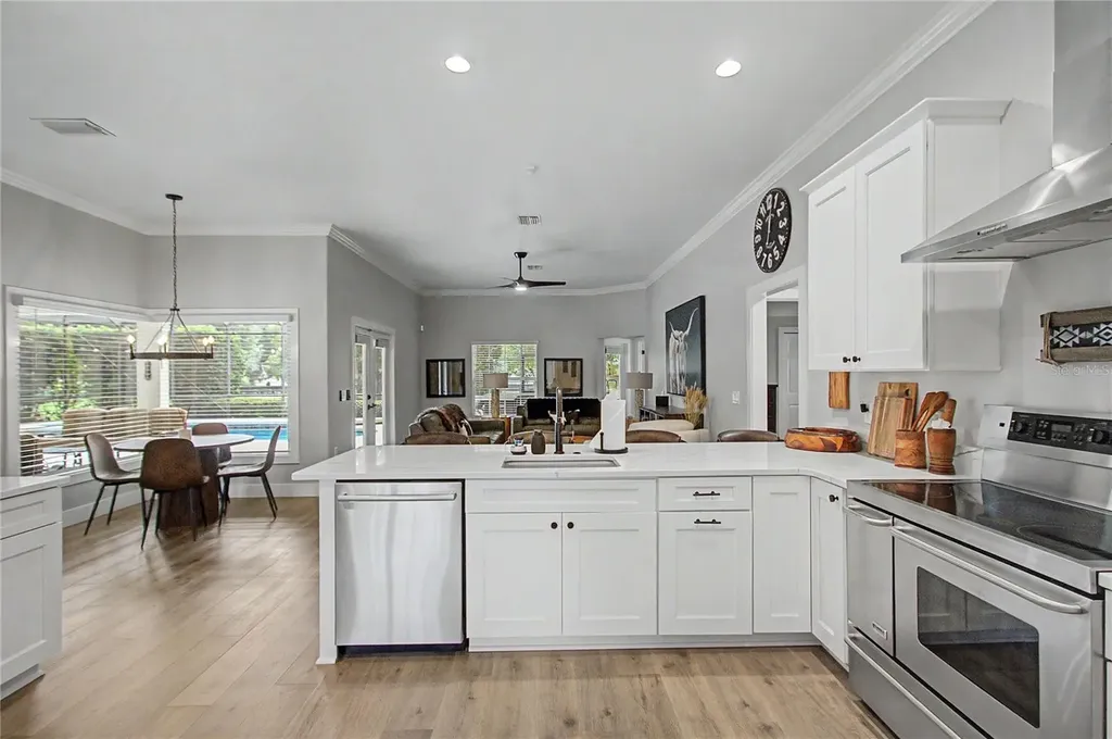 12913 County Road 104b Oxford FL 34484
