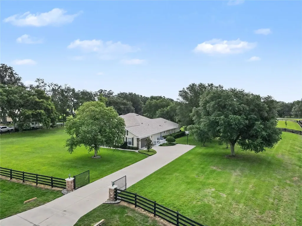 12913 County Road 104b Oxford FL 34484