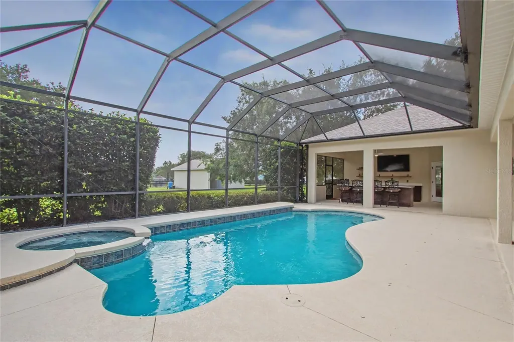 12913 County Road 104b Oxford FL 34484