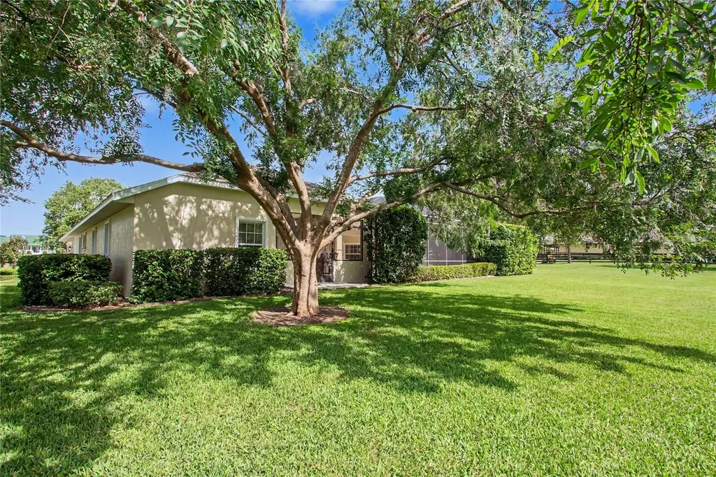 12913 County Road 104b Oxford FL 34484