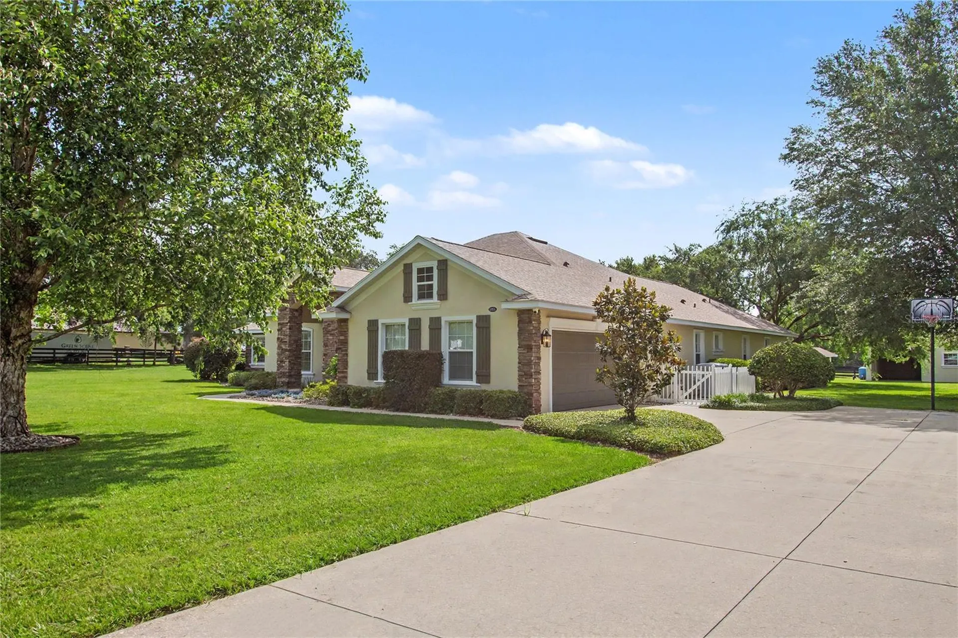 12913 County Road 104b Oxford FL 34484
