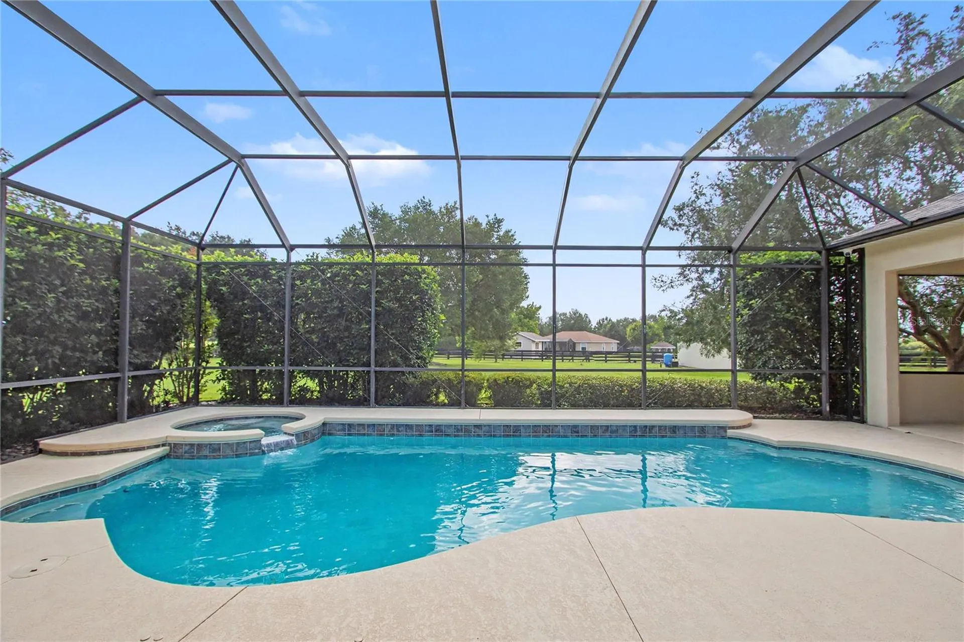 12913 County Road 104b Oxford FL 34484