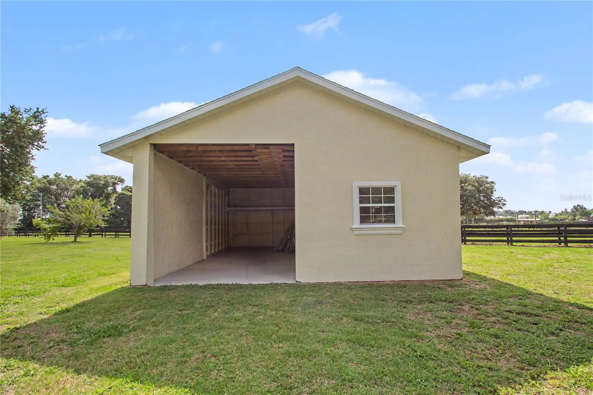 12913 County Road 104b Oxford FL 34484