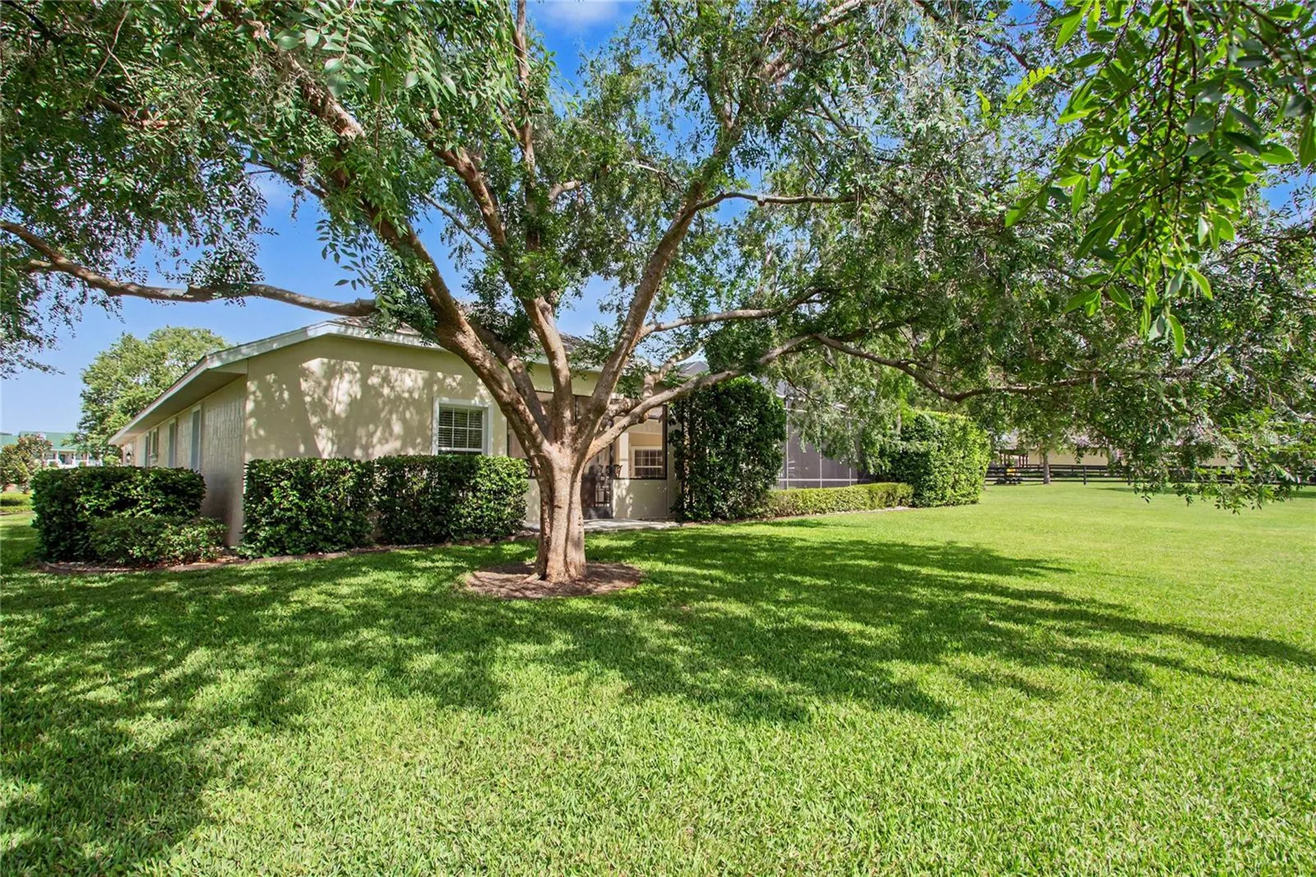 12913 County Road 104b Oxford FL 34484