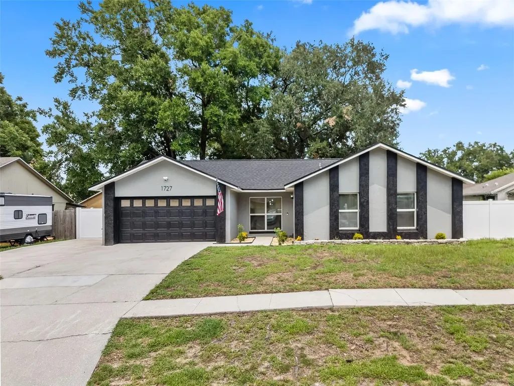1727 Tallowtree Circle Valrico FL 33594