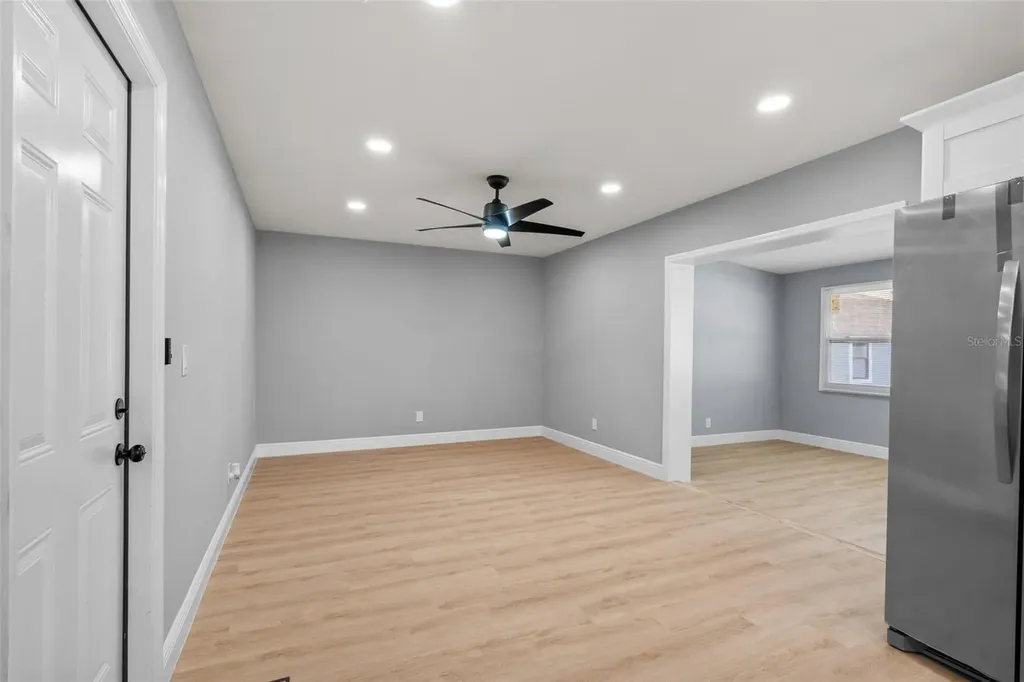 1727 Tallowtree Circle Valrico FL 33594