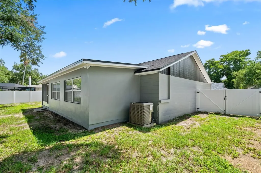 1727 Tallowtree Circle Valrico FL 33594