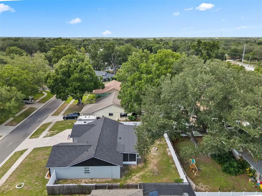 1727 Tallowtree Circle Valrico FL 33594