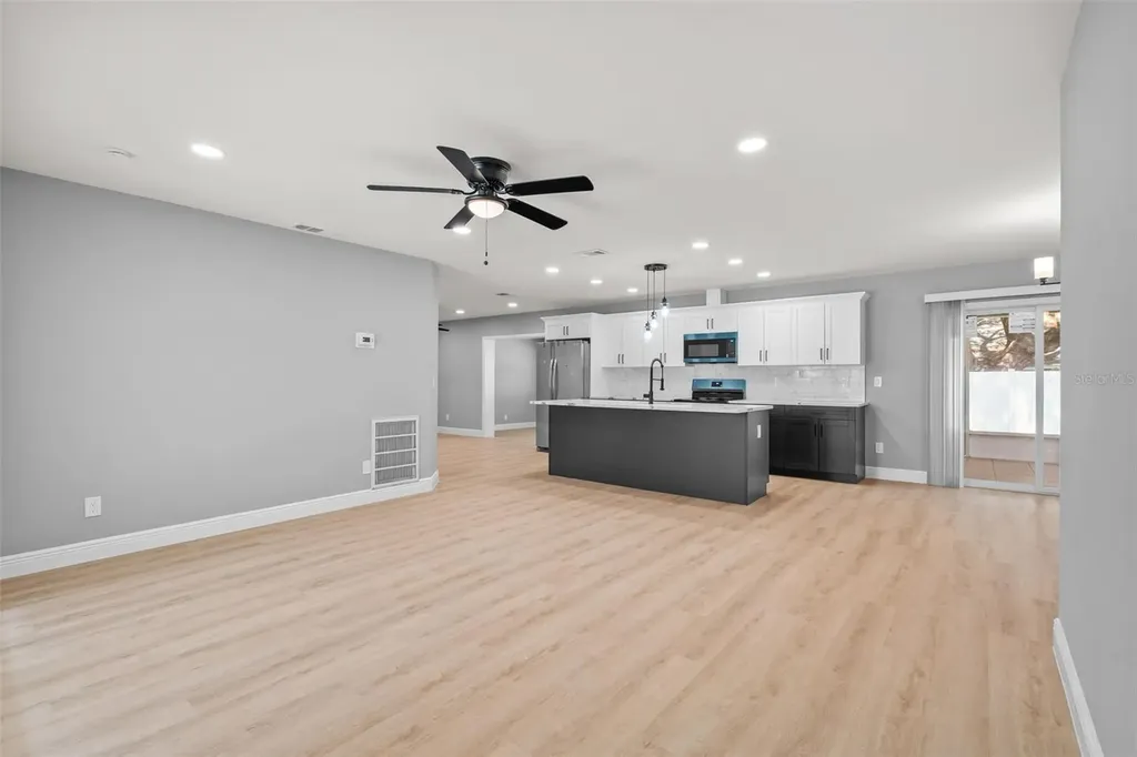 1727 Tallowtree Circle Valrico FL 33594