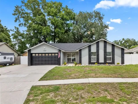 1727 Tallowtree Circle Valrico FL 33594