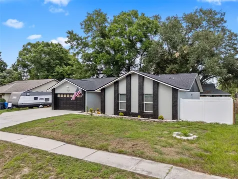 1727 Tallowtree Circle Valrico FL 33594