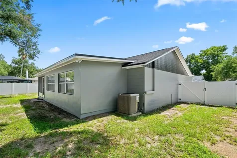 1727 Tallowtree Circle Valrico FL 33594