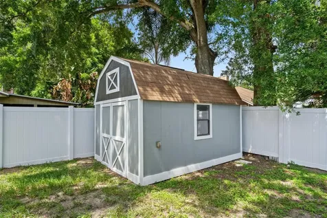 1727 Tallowtree Circle Valrico FL 33594