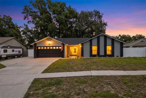1727 Tallowtree Circle Valrico FL 33594