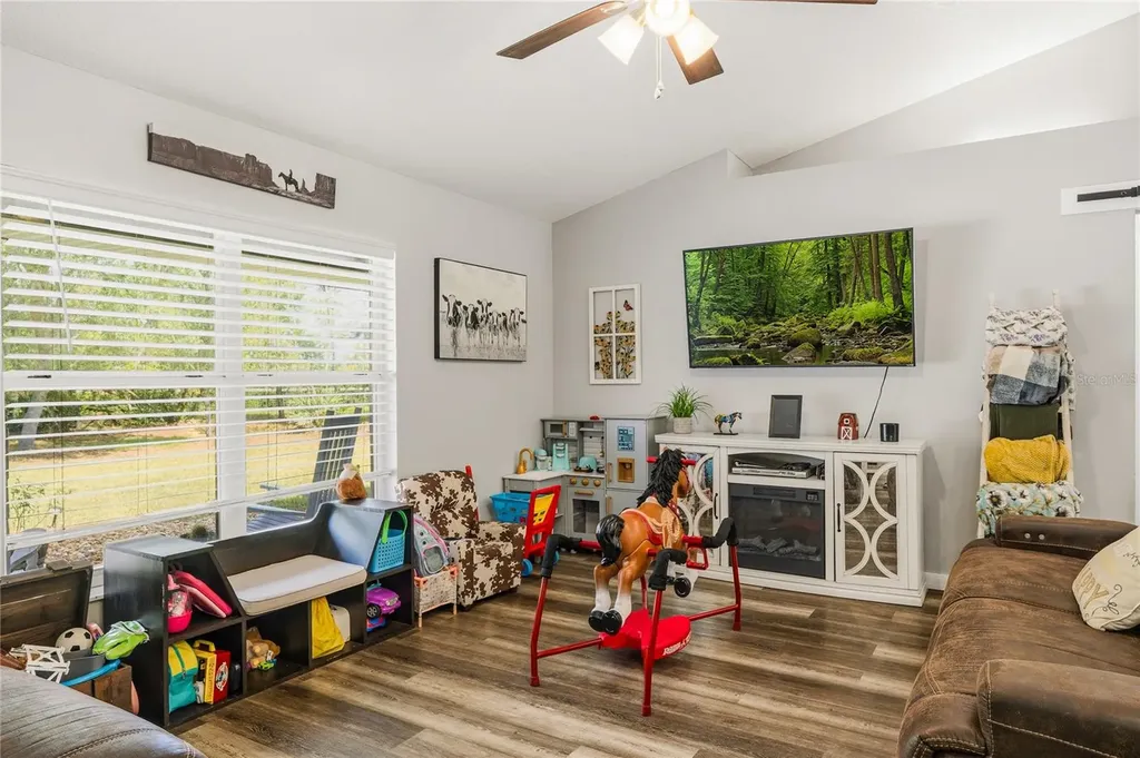 135 Linda Sue Drive Lake Helen FL 32744