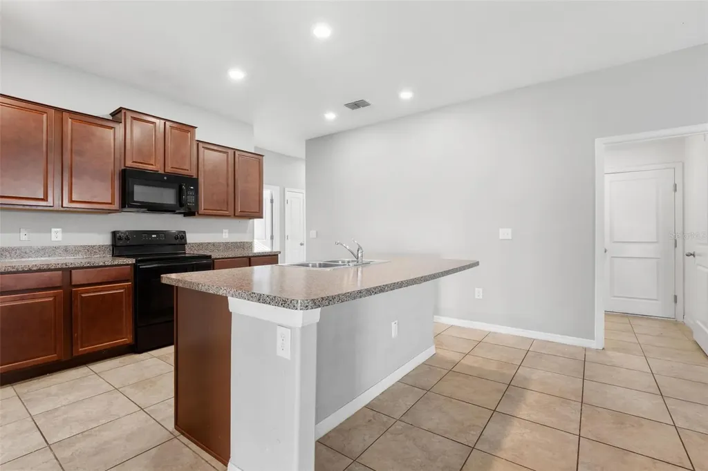 6810 Trent Creek Drive Sun City Center FL 33573
