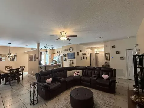 1166 Dekleva Drive Apopka FL 32712