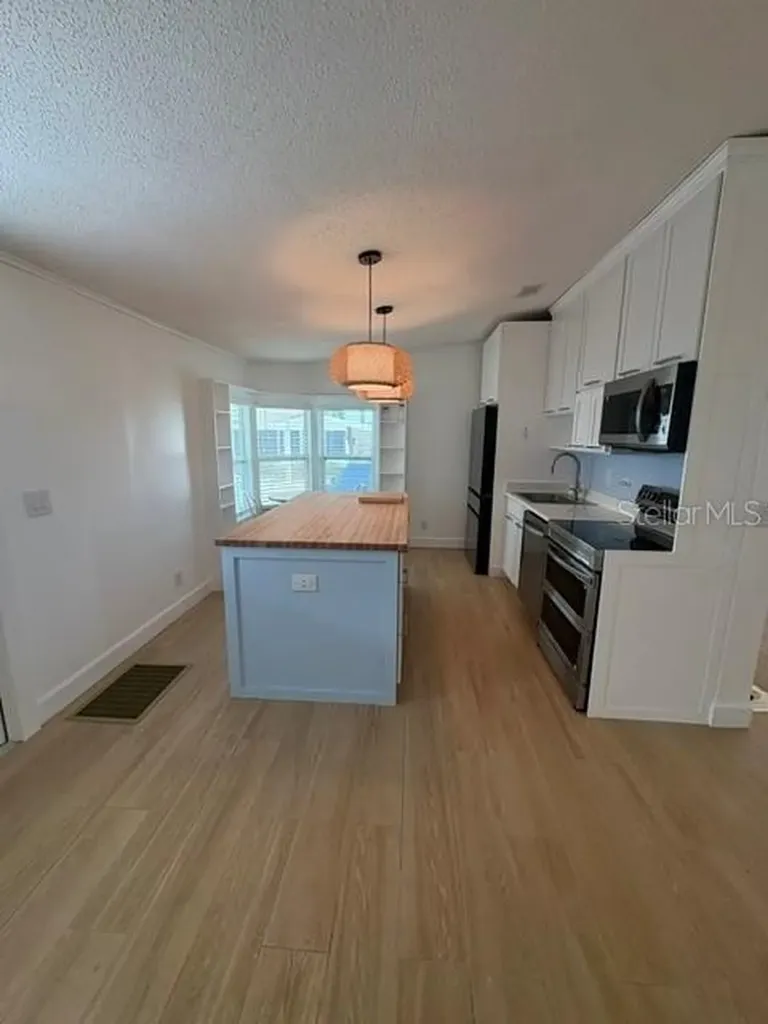 1 Pelican Drive N Oldsmar FL 34677