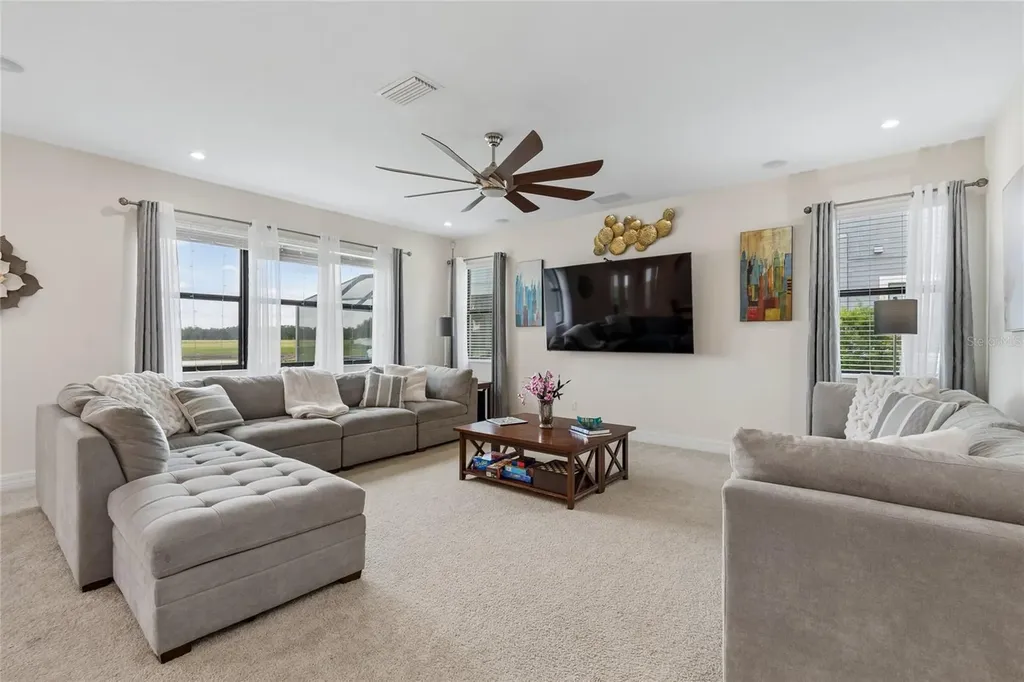 10623 Mistflower Lane Tampa FL 33647