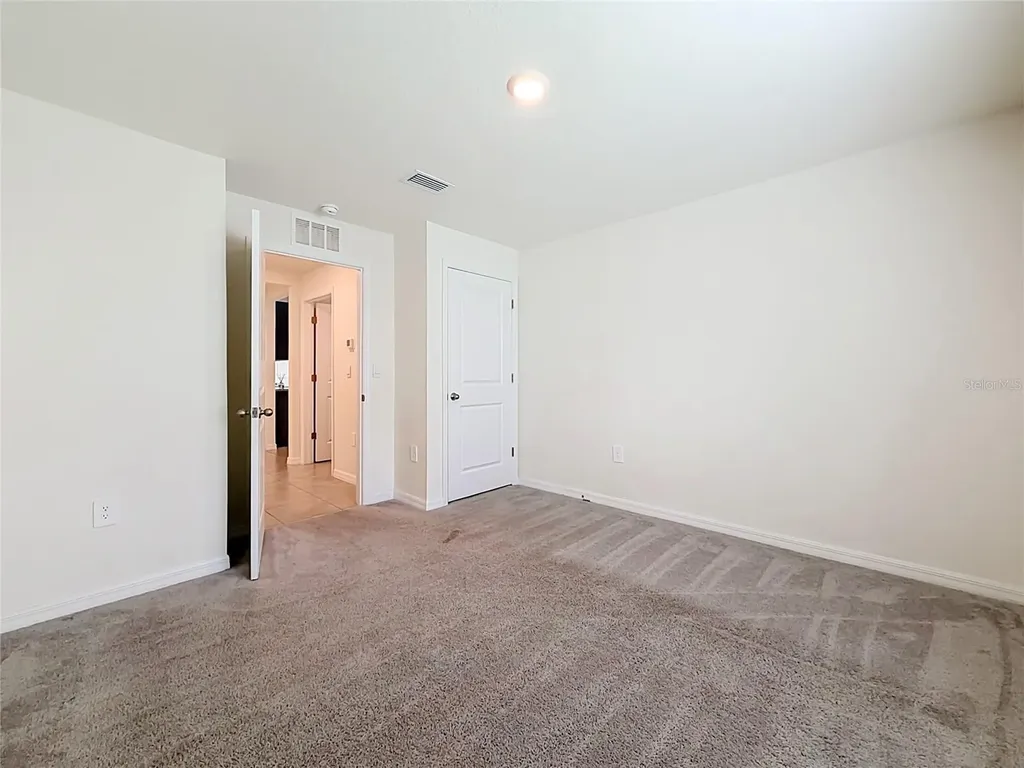 6698 SE 3rd Loop Ocala FL 34472
