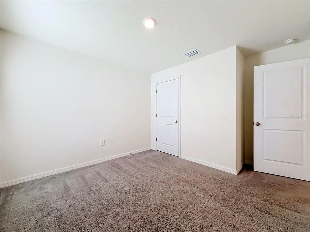 6698 SE 3rd Loop Ocala FL 34472