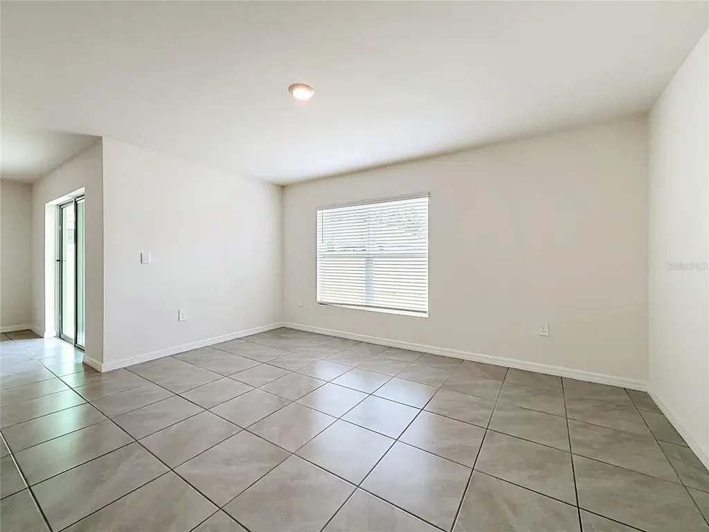 6698 SE 3rd Loop Ocala FL 34472
