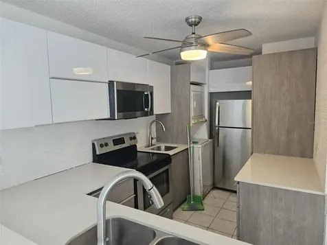 Laguna Ave. Cond. Laguna Gardens Iii Carolina PR 00979