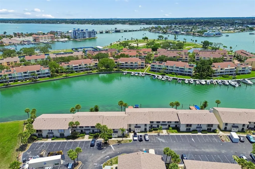 552 Plaza Seville Court Treasure Island FL 33706