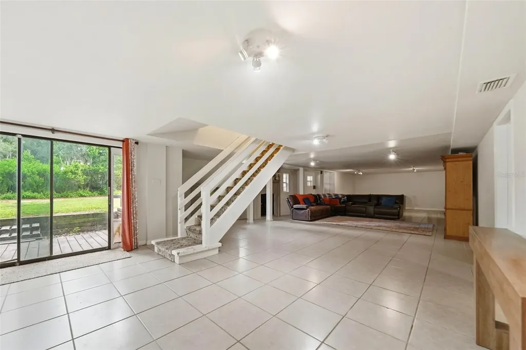 112 E Gardenia Street Howey In The Hills FL 34737