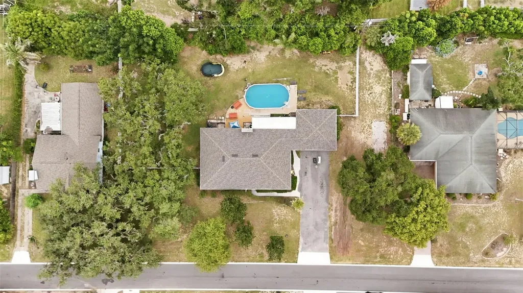 112 E Gardenia Street Howey In The Hills FL 34737