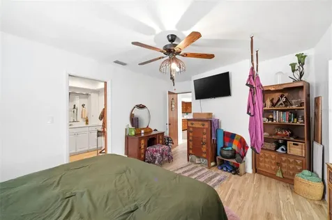 9116 Lakeview Drive New Port Richey FL 34654
