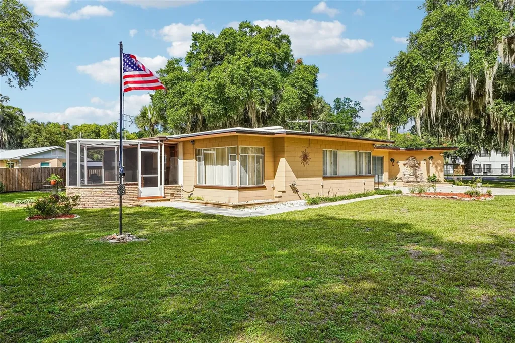 2936 Lake Joanna Drive Eustis FL 32726