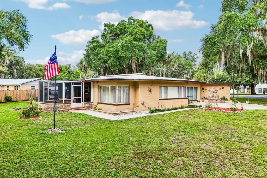 2936 Lake Joanna Drive Eustis FL 32726